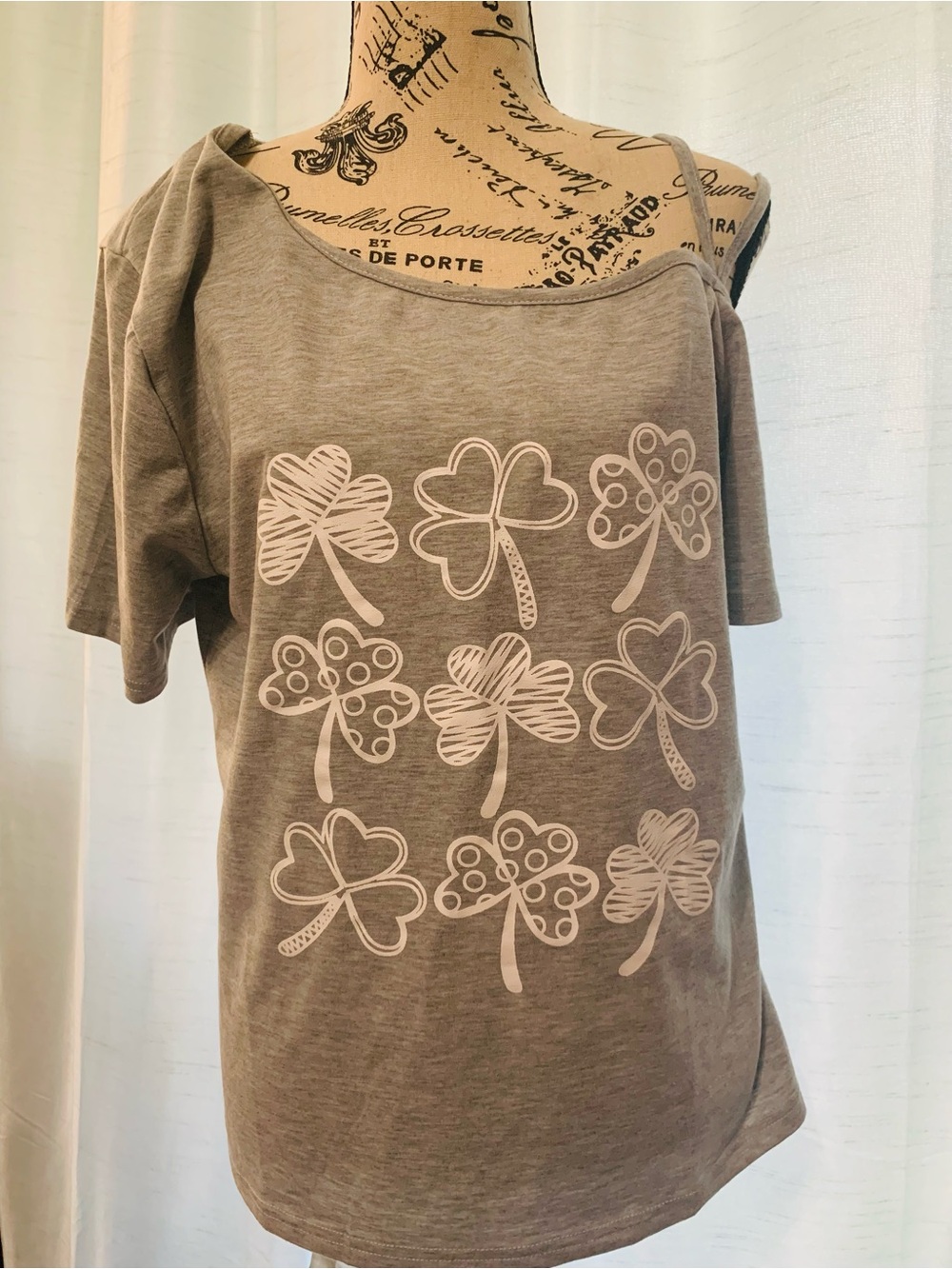 Gray Clover Graphic Off-Shoulder Tee